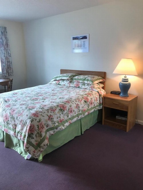 Four Seasons Motor Inn - image 6