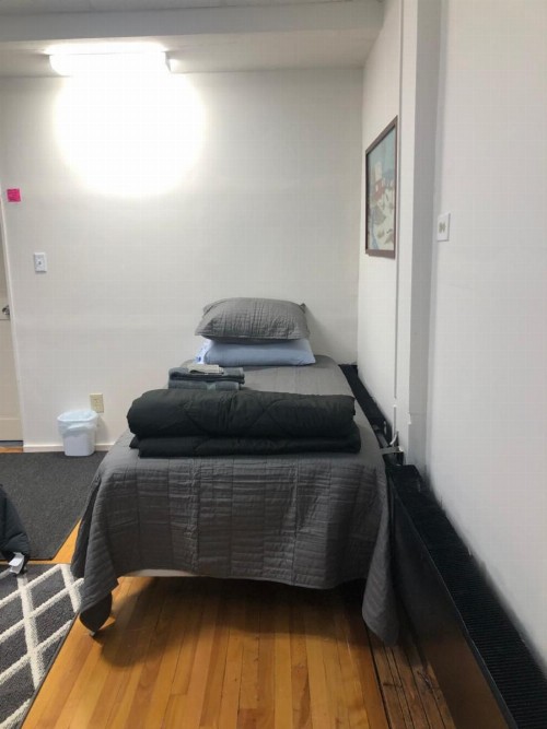 Art Gallery Hostel - image 30