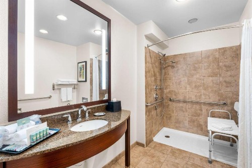 Best Western Rocky Mountain Lodge - image 13