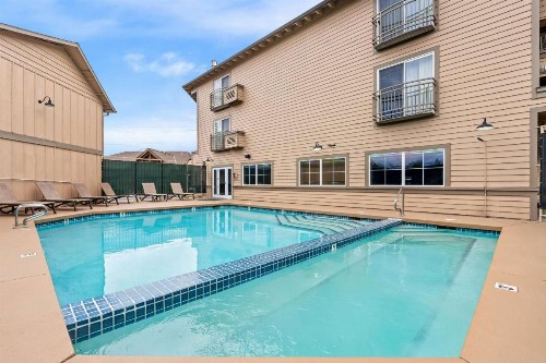 Best Western Rocky Mountain Lodge - image 6