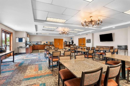 Best Western Rocky Mountain Lodge - image 9