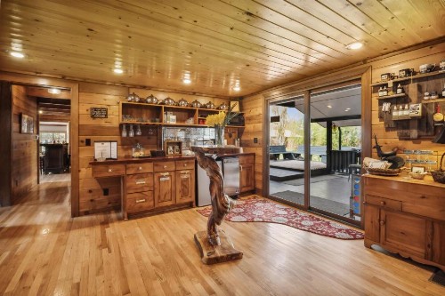 Good Medicine Lodge - image 27