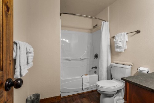 Duck Inn Lodge - image 21