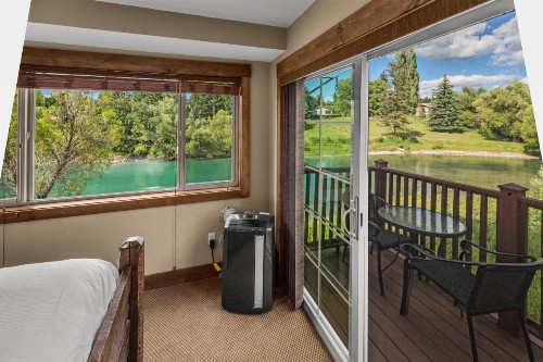 Duck Inn Lodge - image 27