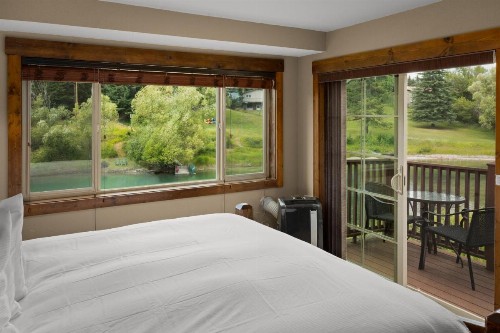 Duck Inn Lodge - image 28