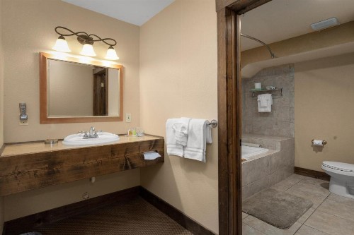 Duck Inn Lodge - image 32