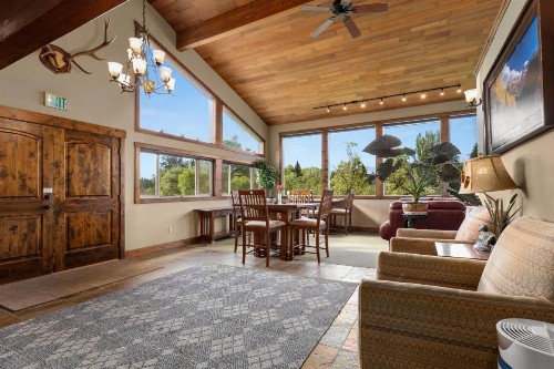 Duck Inn Lodge - image 50