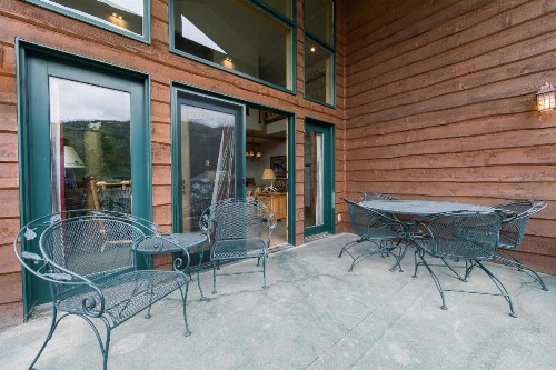 Ski Slopes and Scenic Views - image 10