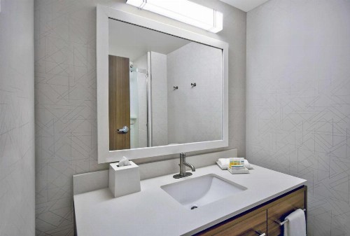Home2 Suites by Hilton Whitestown Zionsville - image 26