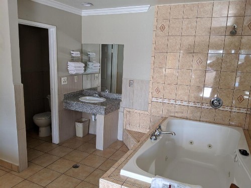 Passport Inn - image 3