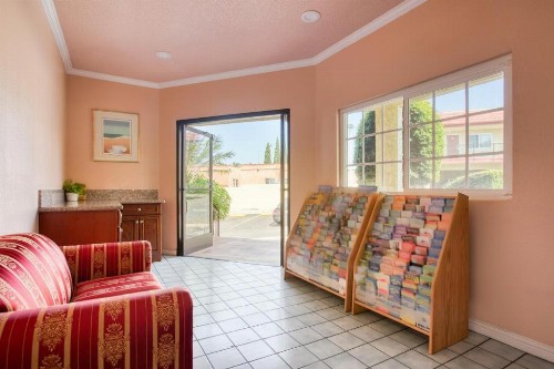 Passport Inn - image 8