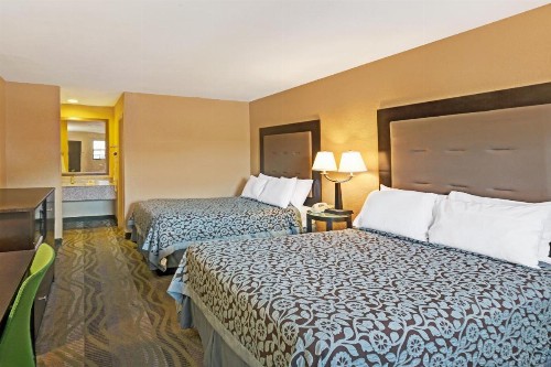Days Inn by Wyndham Cherokee Near Casino - image 20