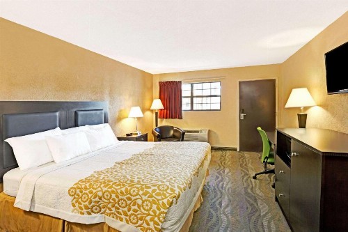 Days Inn by Wyndham Cherokee Near Casino - image 7
