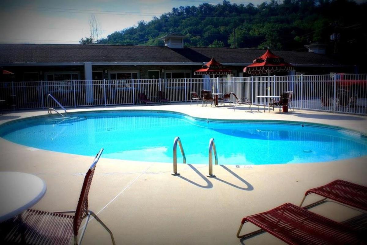 Cherokee Grand Hotel - image 7