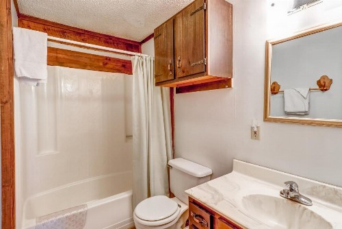 2 Bed 2 Bath Vacation home in Whittier II - image 6