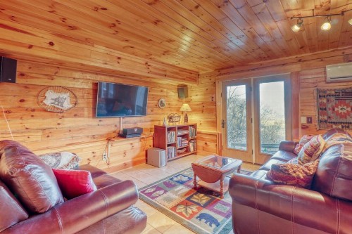 3 Bed 3 Bath Vacation home in Whittier - image 11