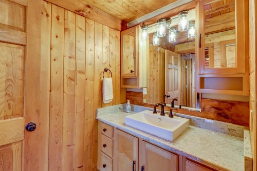 2 Bed 2 Bath Vacation home in Whittier IV - image 12