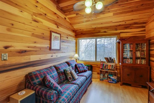 2 Bed 2 Bath Vacation home in Whittier V - image 11