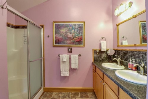 2 Bed 2 Bath Vacation home in Whittier V - image 5