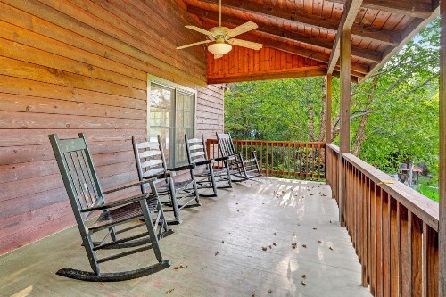 4 Bed 4 Bath Vacation home in Whittier - image 10