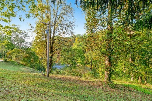 4 Bed 4 Bath Vacation home in Whittier - image 6
