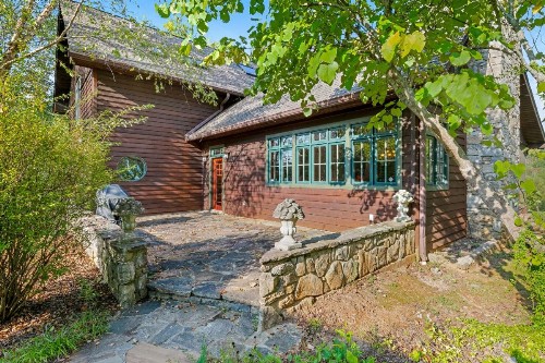4 Bed 4 Bath Vacation home in Whittier - image 9