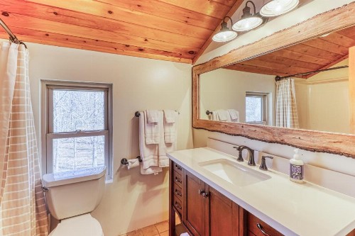 2 Bed 2 Bath Vacation home in Whittier - image 9