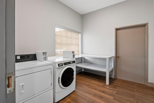 OYO Townhouse Wichita Falls West - image 19