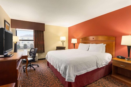 Hampton Inn Wichita-East - image 17