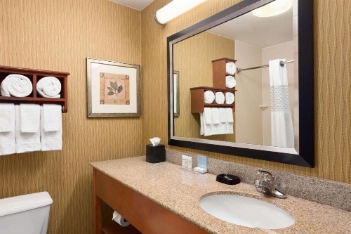 Hampton Inn Wichita-East - image 19
