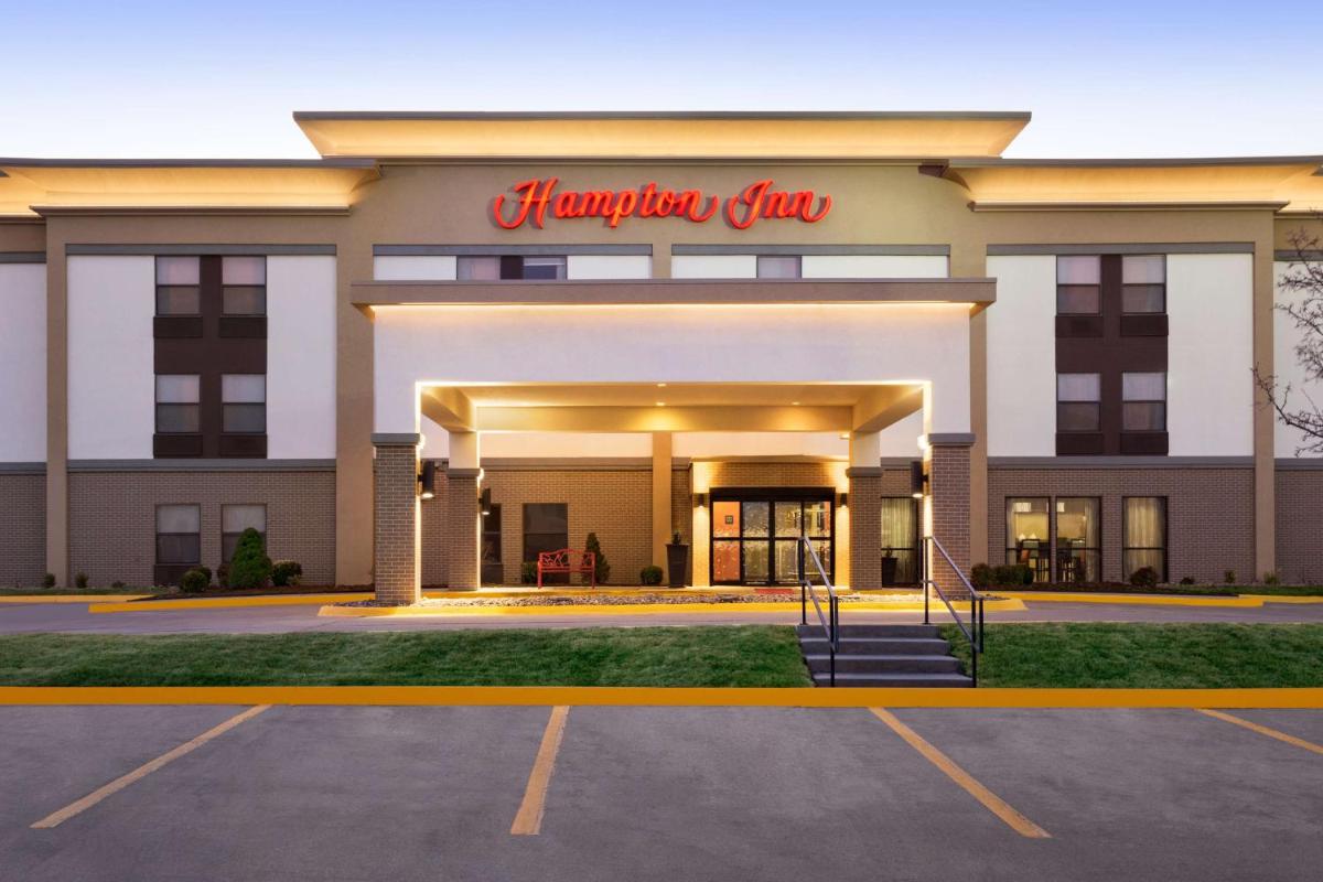 Hampton Inn Wichita-East - image 2