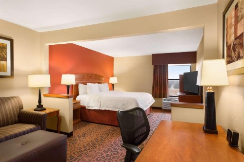 Hampton Inn Wichita-East - image 22
