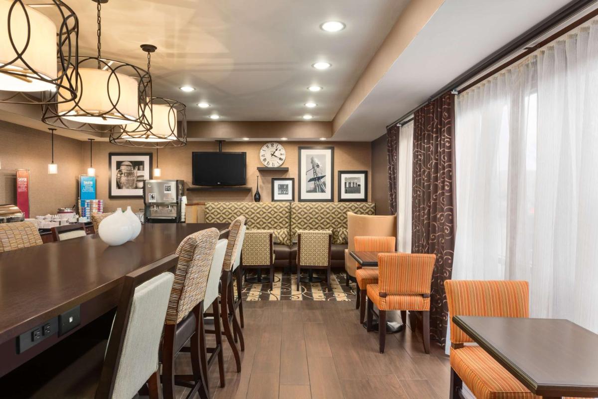 Hampton Inn Wichita-East - image 5