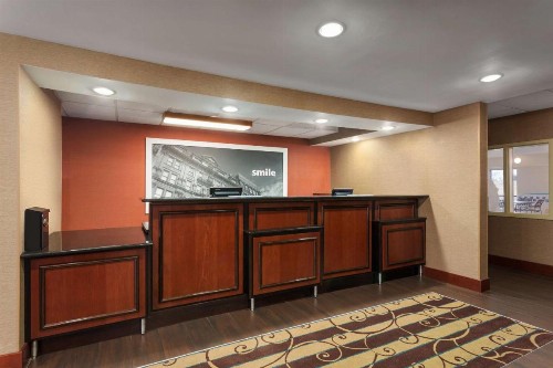 Hampton Inn Wichita-East - image 6