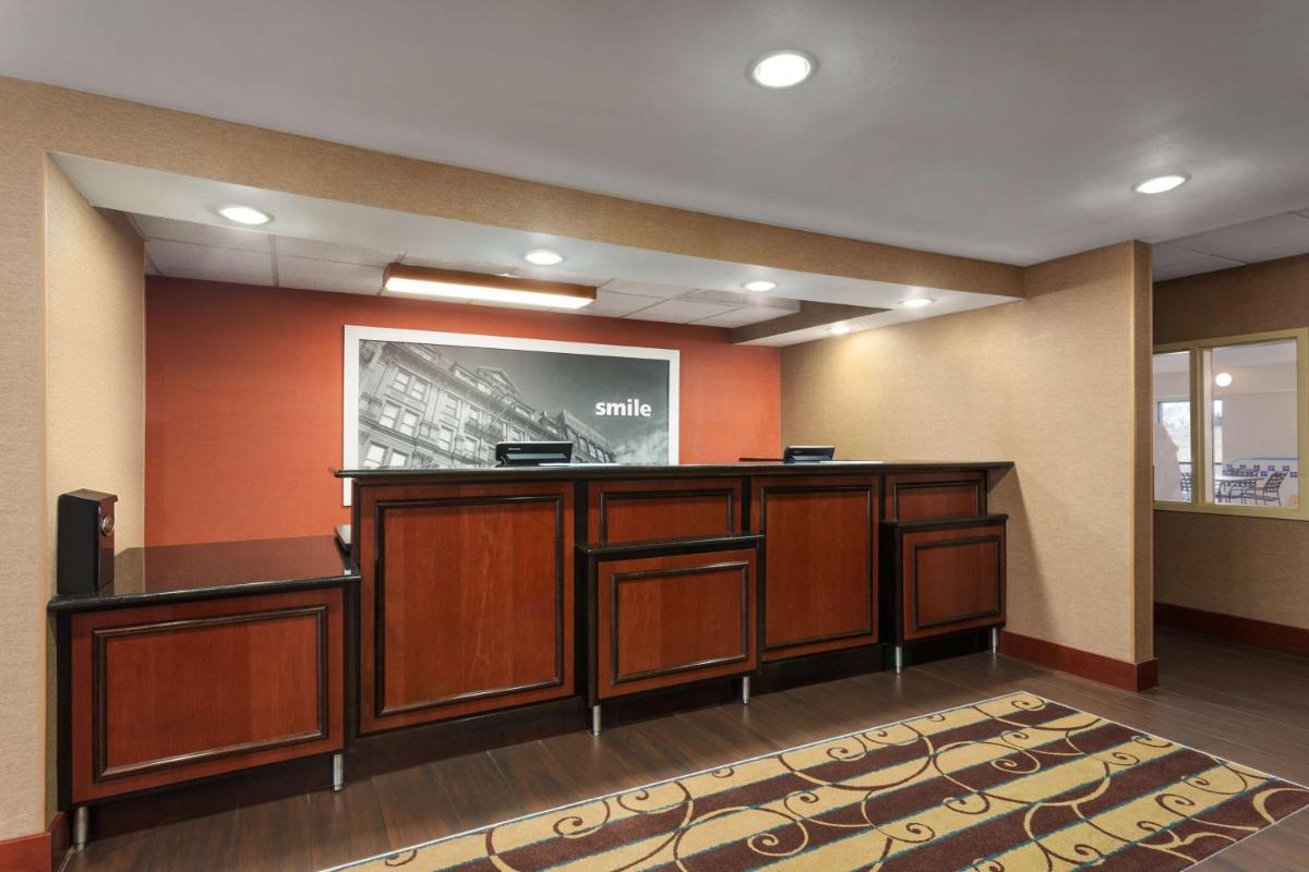Hampton Inn Wichita-East - image 6