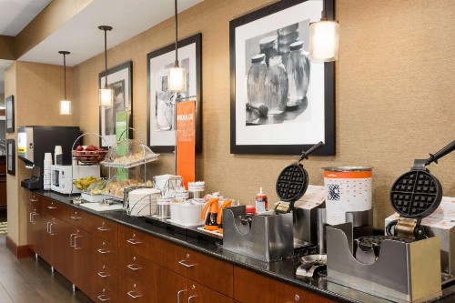 Hampton Inn Wichita-East - image 8