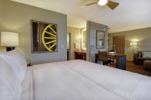 Homewood Suites by Hilton at The Waterfront - image 2