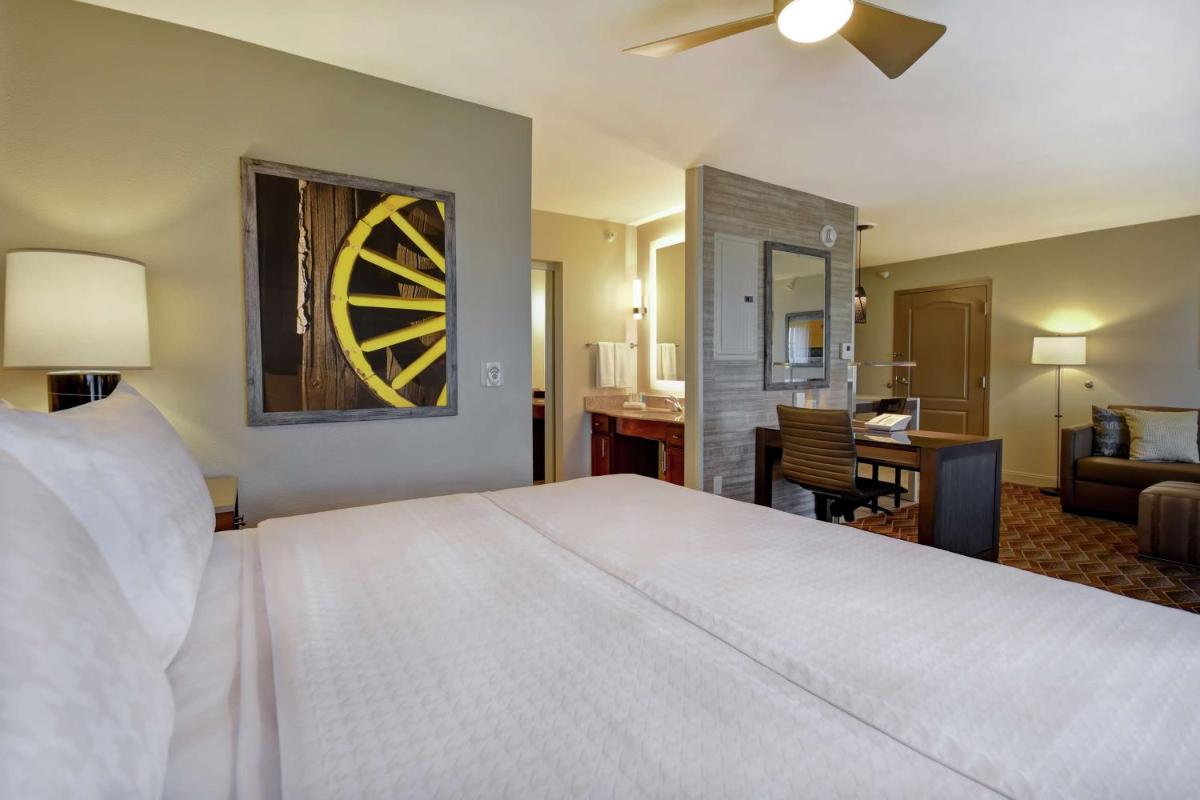 Homewood Suites by Hilton at The Waterfront - image 2