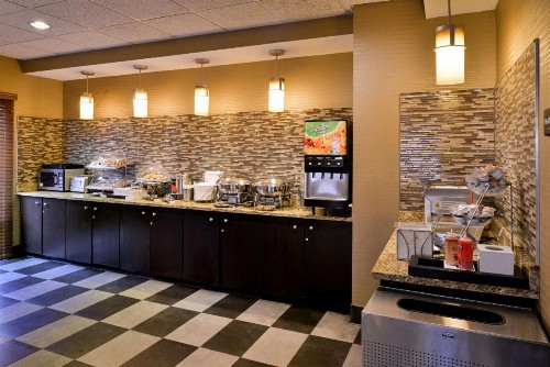 Best Western Plus Wichita West Airport Inn - image 13