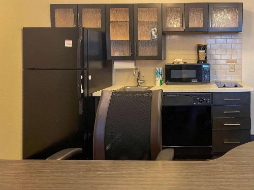 Sonesta Simply Suites Wichita Northeast - image 6