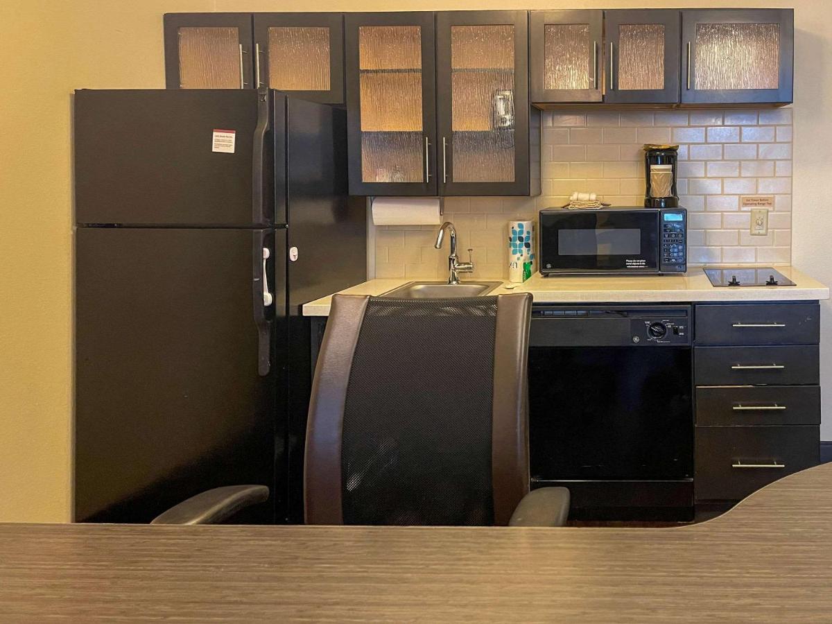 Sonesta Simply Suites Wichita Northeast - image 6