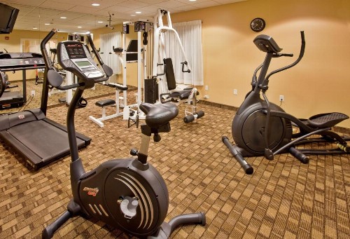 Holiday Inn Express Hotel & Suites Wichita Airport an IHG Hotel - image 13