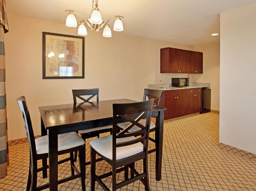 Holiday Inn Express Hotel & Suites Wichita Airport an IHG Hotel - image 29