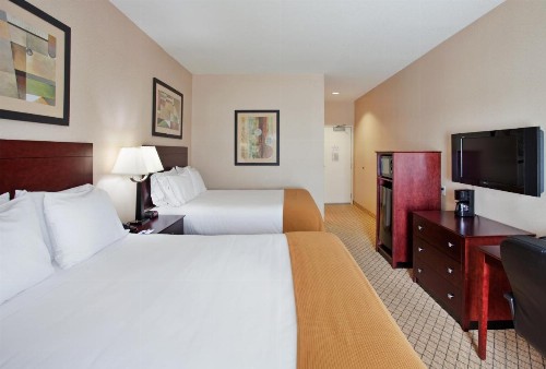 Holiday Inn Express Hotel & Suites Wichita Airport an IHG Hotel - image 4