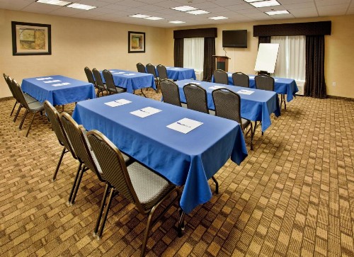 Holiday Inn Express Hotel & Suites Wichita Airport an IHG Hotel - image 9