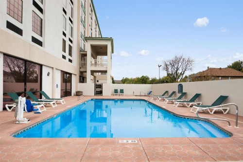 Wyndham Garden Wichita Downtown - image 19