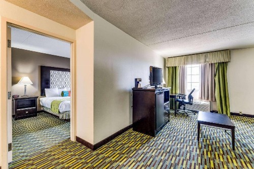 Wyndham Garden Wichita Downtown - image 2