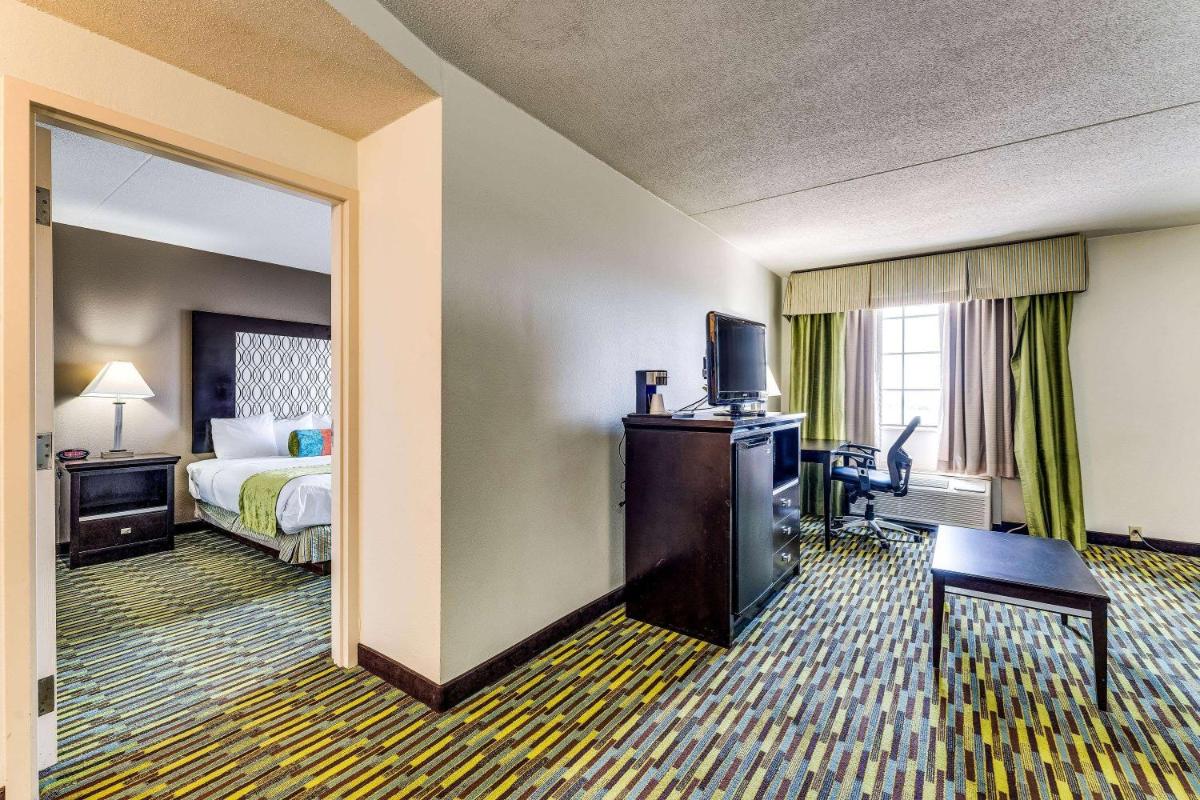 Wyndham Garden Wichita Downtown - image 2