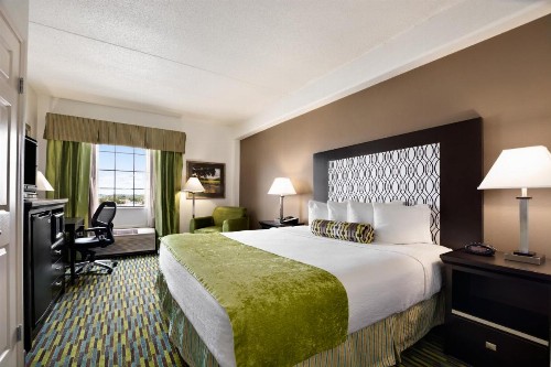 Wyndham Garden Wichita Downtown - image 36