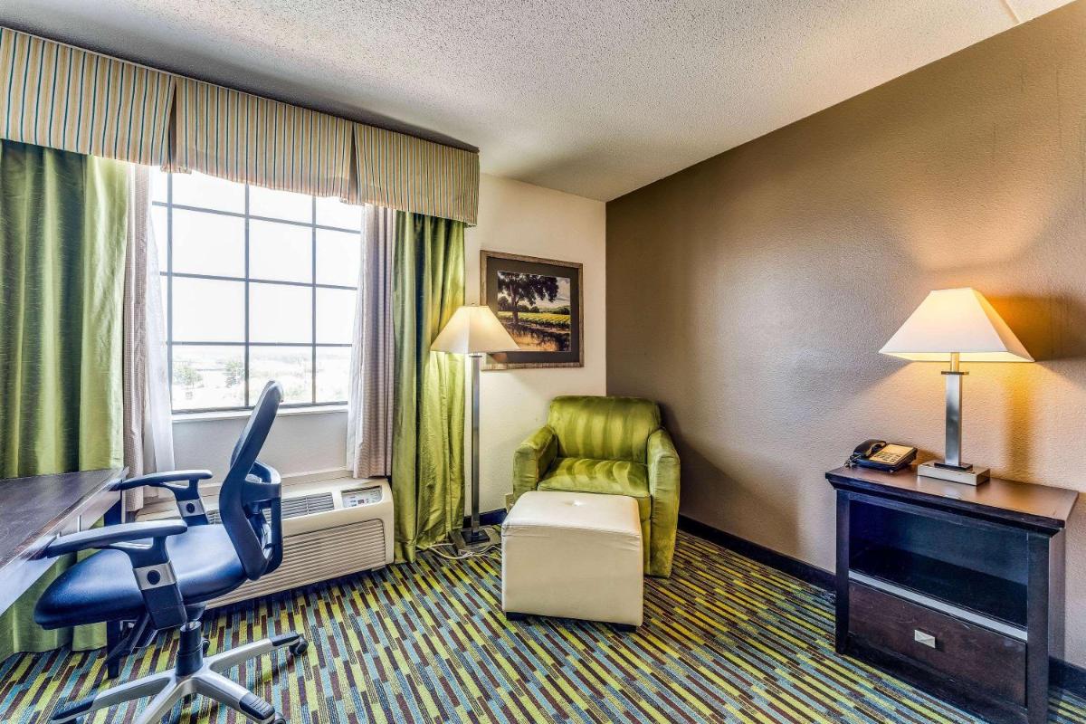 Wyndham Garden Wichita Downtown - image 4